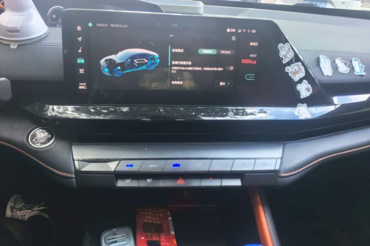 Used CHANGAN UNI-V iDD 2023 ZhiDian iDD 1.5T 113km Smart & Fun Version Audio And AC Panel
