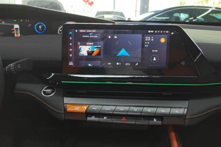 Used CHANGAN UNI-V iDD 2023 ZhiDian iDD 1.5T 113km ZhiKu Model Audio And AC Panel