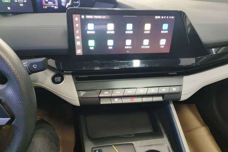 Used CHANGAN UNI-V iDD 2023 ZhiDian iDD 1.5T 113km Smart & Fun Version Audio And AC Panel