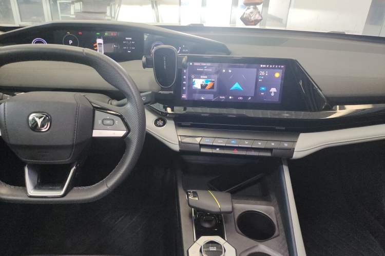 Used CHANGAN UNI-V iDD 2023 ZhiDian iDD 1.5T 113km Smart & Fun Version Audio And AC Panel