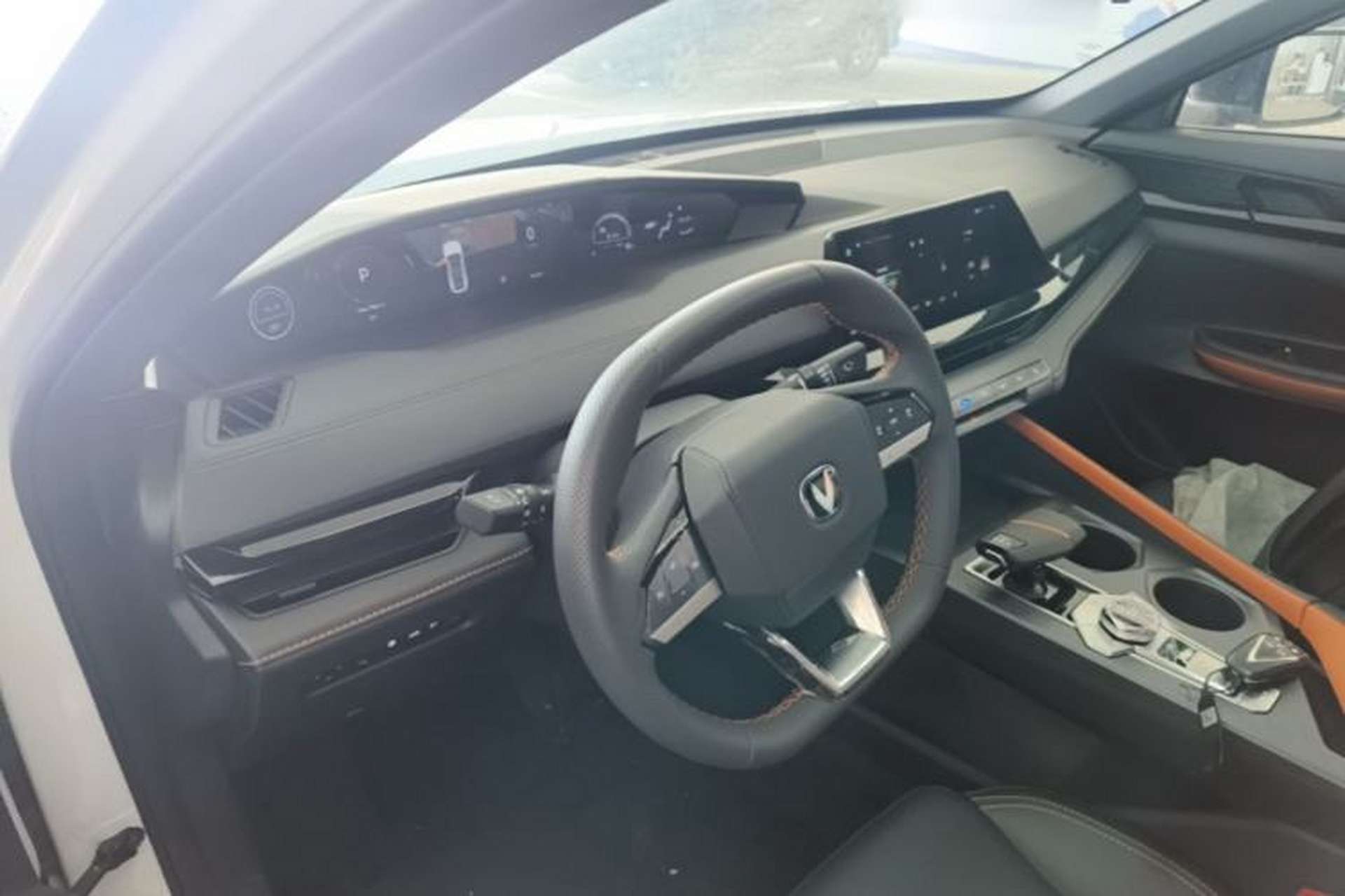 Used CHANGAN UNI-V iDD 2023 Zhidian iDD 1.5T 113km Smart & Fun Version (Rapid Edition) Center Console