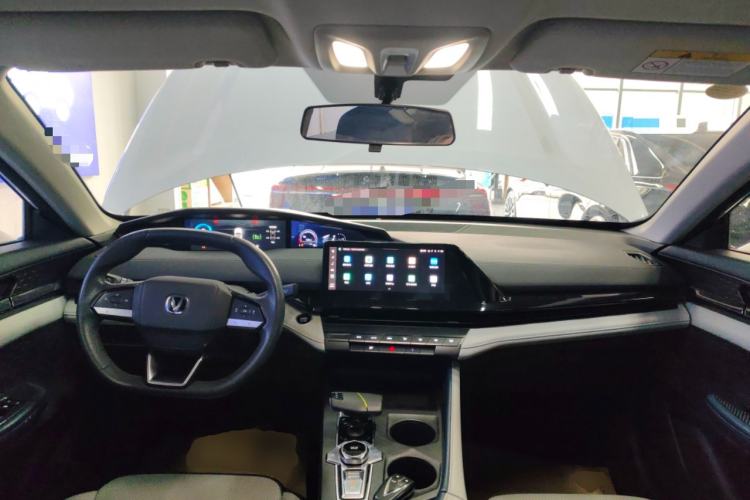 Used CHANGAN UNI-V iDD 2023 ZhiDian iDD 1.5T 113km Smart & Fun Version Center Console