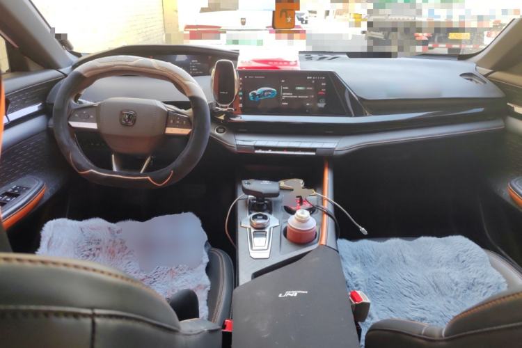 Used CHANGAN UNI-V iDD 2023 ZhiDian iDD 1.5T 113km Smart & Fun Version Center Console