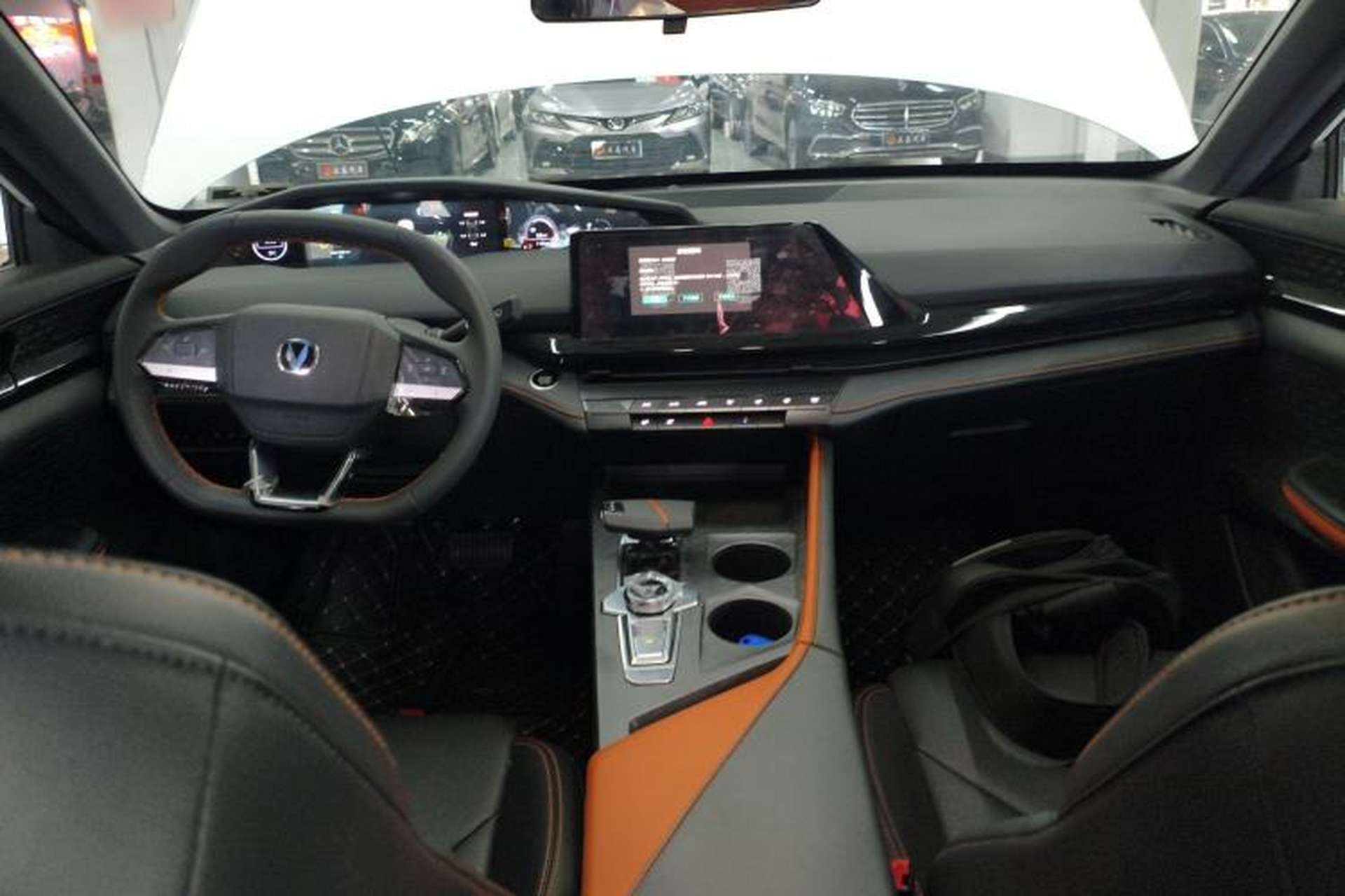 Used CHANGAN UNI-V iDD 2023 Zhidian iDD 1.5T 113km Smart & Fun Version (Rapid Edition) Center Console