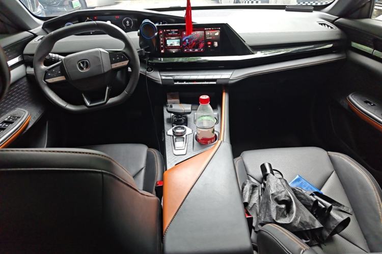 Used CHANGAN UNI-V iDD 2023 Zhidian iDD 1.5T 113km Smart & Fun Version (Rapid Edition) Center Console