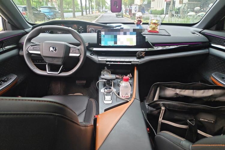 Used CHANGAN UNI-V iDD 2023 Zhidian iDD 1.5T 113km Smart & Fun Version (Rapid Edition) Center Console