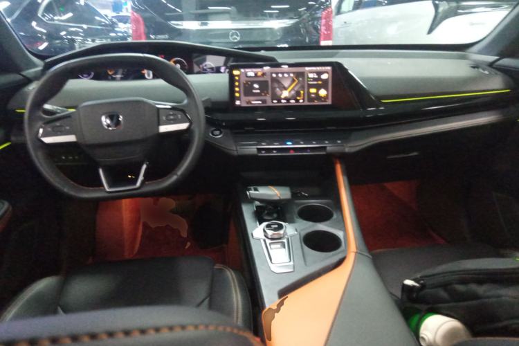 Used CHANGAN UNI-V iDD 2023 Zhidian iDD 1.5T 113km Smart & Fun Version (Rapid Edition) Center Console