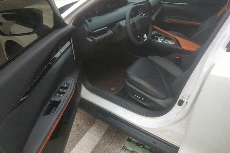Used CHANGAN UNI-V iDD 2023 ZhiDian iDD 1.5T 113km ZhiKu Model Driver Seat