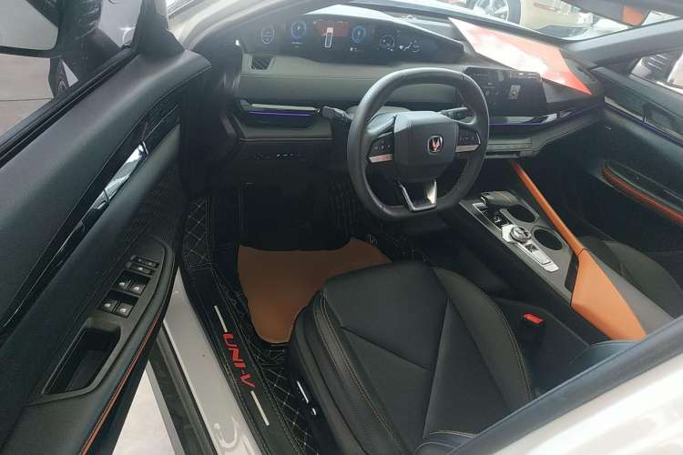 Used CHANGAN UNI-V iDD 2023 ZhiDian iDD 1.5T 113km ZhiKu Model Driver Seat