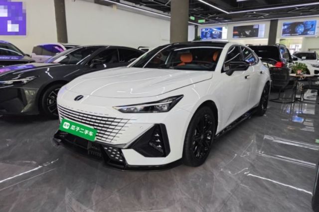 Used CHANGAN UNI-V iDD 2023 ZhiDian iDD 1.5T 113km ZhiKu Model