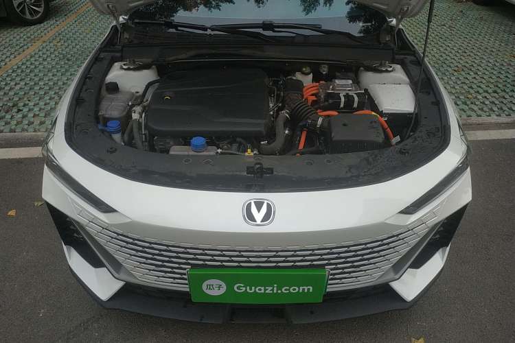 Used CHANGAN UNI-V iDD 2023 ZhiDian iDD 1.5T 113km ZhiKu Model Engine Bay