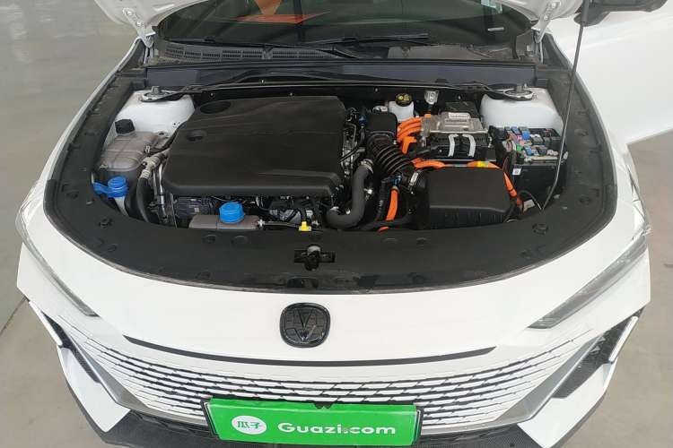 Used CHANGAN UNI-V iDD 2023 ZhiDian iDD 1.5T 113km ZhiKu Model Engine Bay