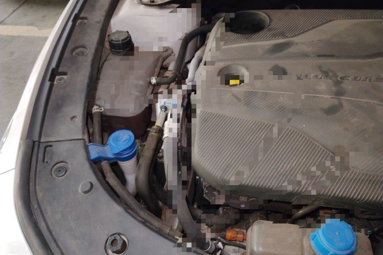 Used CHANGAN UNI-V iDD 2023 ZhiDian iDD 1.5T 113km ZhiKu Model Engine Bay Right