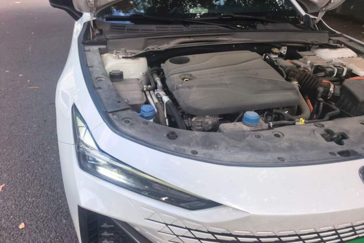 Used CHANGAN UNI-V iDD 2023 ZhiDian iDD 1.5T 113km Smart & Fun Version Engine Bay Right