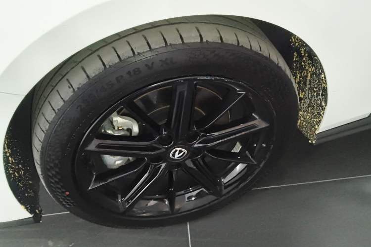 Used CHANGAN UNI-V iDD 2023 ZhiDian iDD 1.5T 113km Smart & Fun Version Exterior 3