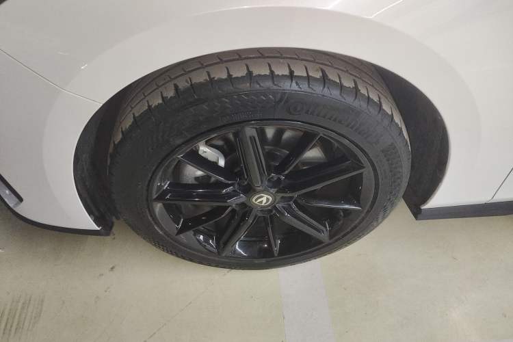 Used CHANGAN UNI-V iDD 2023 ZhiDian iDD 1.5T 113km Smart & Fun Version Exterior 4