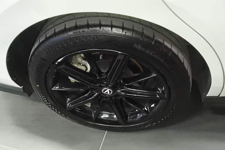 Used CHANGAN UNI-V iDD 2023 ZhiDian iDD 1.5T 113km Smart & Fun Version Exterior 4