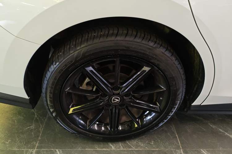 Used CHANGAN UNI-V iDD 2023 ZhiDian iDD 1.5T 113km Smart & Fun Version Exterior 5