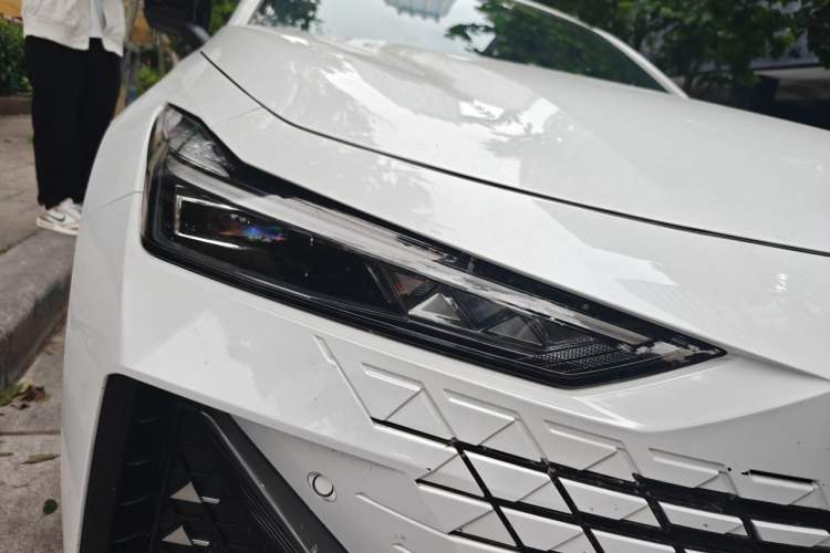 Used CHANGAN UNI-V iDD 2023 Zhidian iDD 1.5T 113km Smart & Fun Version (Rapid Edition) Exterior 6