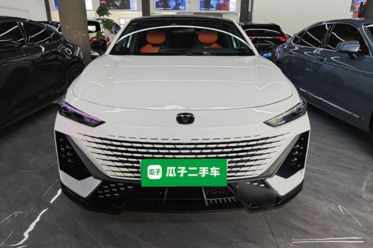 Used CHANGAN UNI-V iDD 2023 ZhiDian iDD 1.5T 113km ZhiKu Model Front