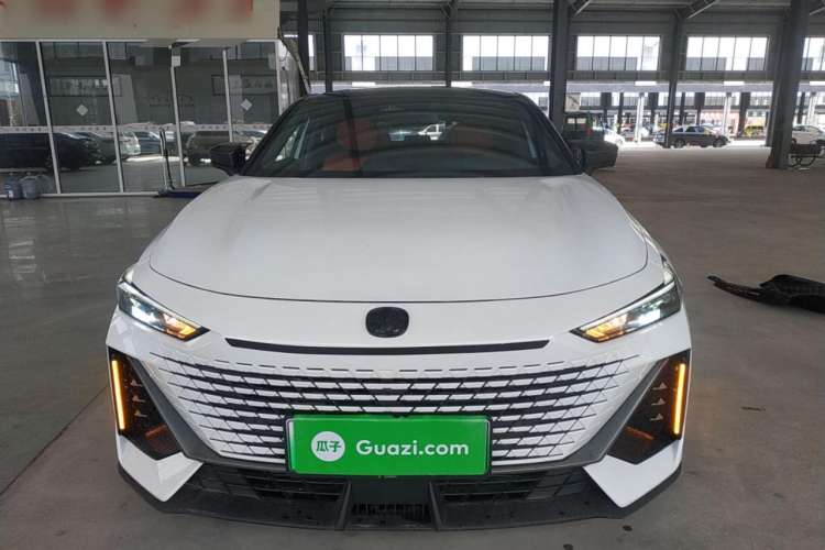 Used CHANGAN UNI-V iDD 2023 ZhiDian iDD 1.5T 113km ZhiKu Model Front