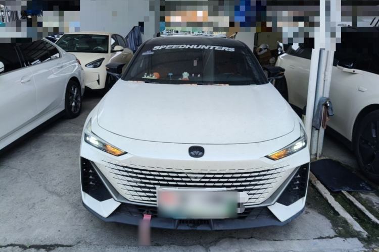 Used CHANGAN UNI-V iDD 2023 ZhiDian iDD 1.5T 113km Smart & Fun Version Front