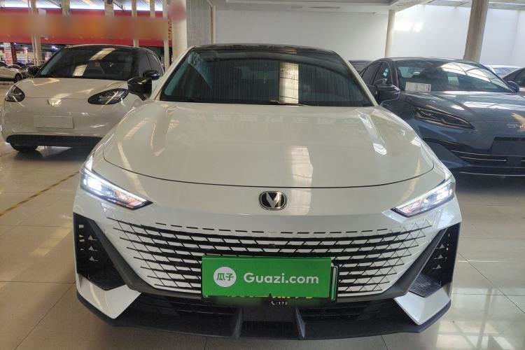 Used CHANGAN UNI-V iDD 2023 ZhiDian iDD 1.5T 113km Smart & Fun Version Front