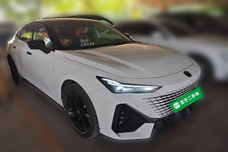 Used CHANGAN UNI-V iDD 2023 Zhidian iDD 1.5T 113km Smart & Fun Version (Rapid Edition) Front Right 45 Deg