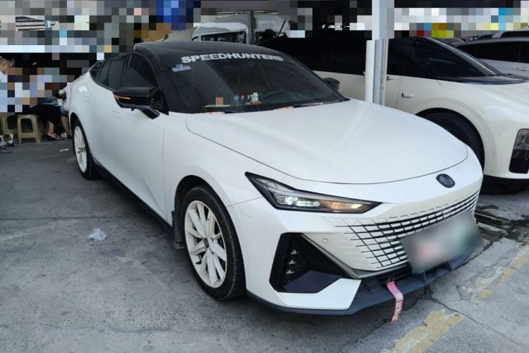 Used CHANGAN UNI-V iDD 2023 ZhiDian iDD 1.5T 113km Smart & Fun Version Front Right 45 Deg