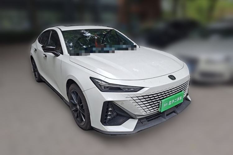 Used CHANGAN UNI-V iDD 2023 Zhidian iDD 1.5T 113km Smart & Fun Version (Rapid Edition) Front Right 45 Deg