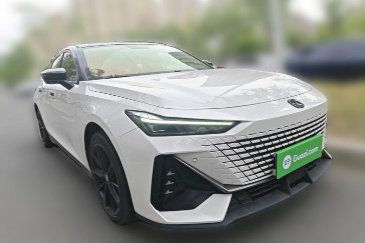Used CHANGAN UNI-V iDD 2023 Zhidian iDD 1.5T 113km Smart & Fun Version (Rapid Edition) Front Right 45 Deg