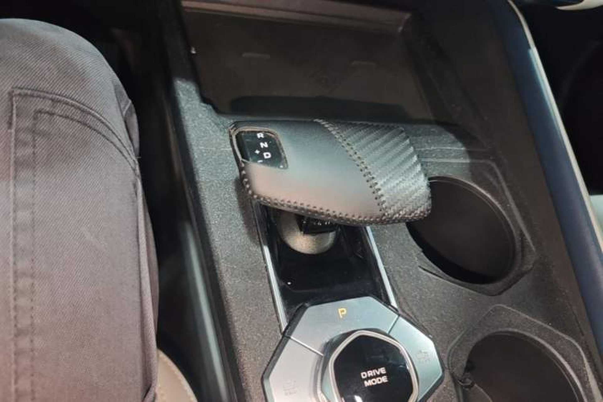Used CHANGAN UNI-V iDD 2023 ZhiDian iDD 1.5T 113km ZhiKu Model Gear Lever