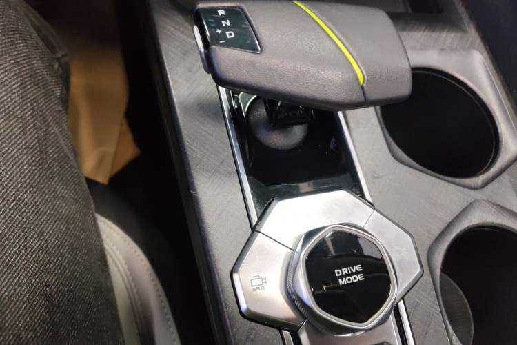 Used CHANGAN UNI-V iDD 2023 ZhiDian iDD 1.5T 113km Smart & Fun Version Gear Lever