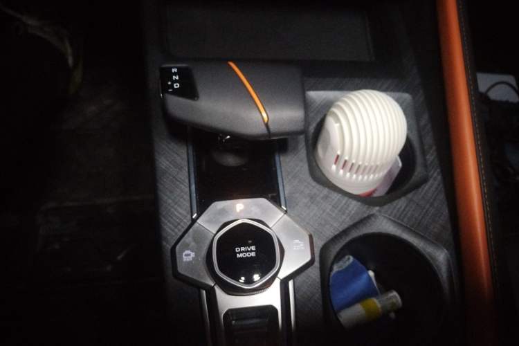 Used CHANGAN UNI-V iDD 2023 ZhiDian iDD 1.5T 113km ZhiKu Model Gear Lever