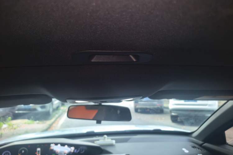 Used CHANGAN UNI-V iDD 2023 ZhiDian iDD 1.5T 113km Smart & Fun Version Headliner