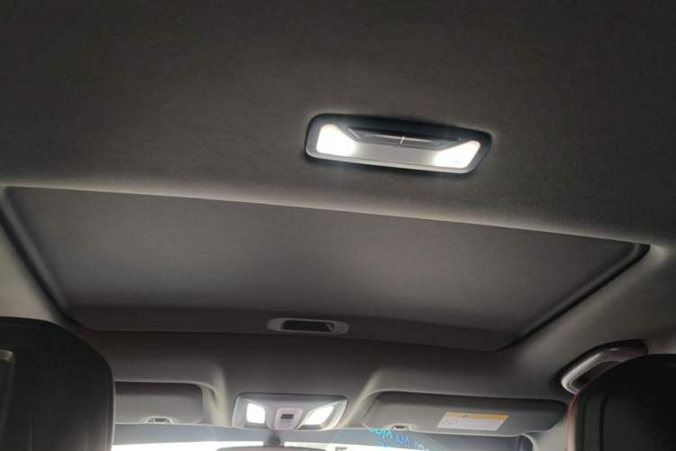 Used CHANGAN UNI-V iDD 2023 ZhiDian iDD 1.5T 113km Smart & Fun Version Headliner