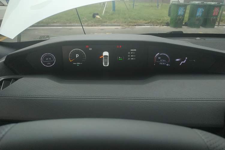 Used CHANGAN UNI-V iDD 2023 ZhiDian iDD 1.5T 113km ZhiKu Model Instrument Cluster
