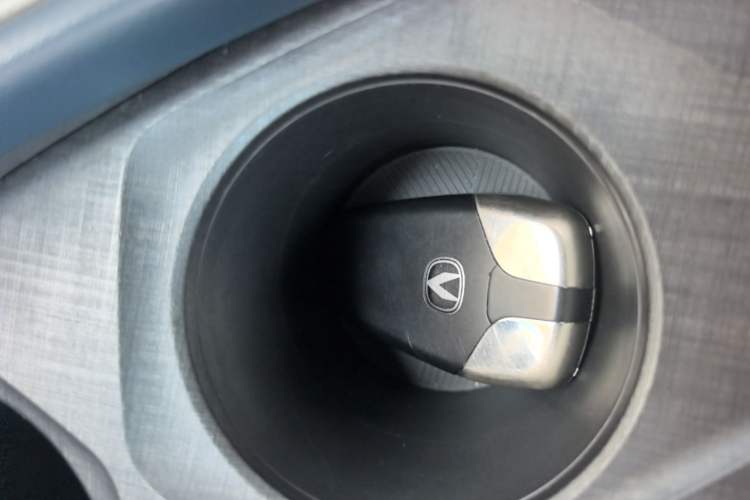 Used CHANGAN UNI-V iDD 2023 ZhiDian iDD 1.5T 113km Smart & Fun Version Interior 1