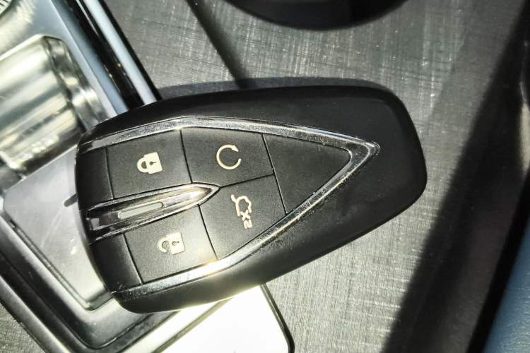 Used CHANGAN UNI-V iDD 2023 ZhiDian iDD 1.5T 113km Smart & Fun Version Interior 1