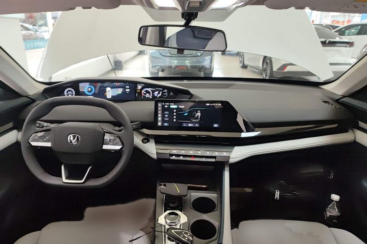 Used CHANGAN UNI-V iDD 2023 Zhidian iDD 1.5T 113km Smart & Fun Version (Rapid Edition) Interior 2