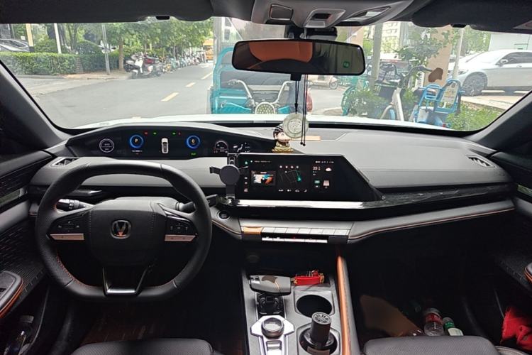 Used CHANGAN UNI-V iDD 2023 Zhidian iDD 1.5T 113km Smart & Fun Version (Rapid Edition) Interior 2