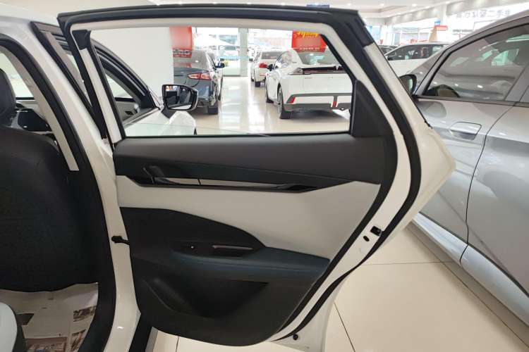 Used CHANGAN UNI-V iDD 2023 Zhidian iDD 1.5T 113km Smart & Fun Version (Rapid Edition) Interior 6