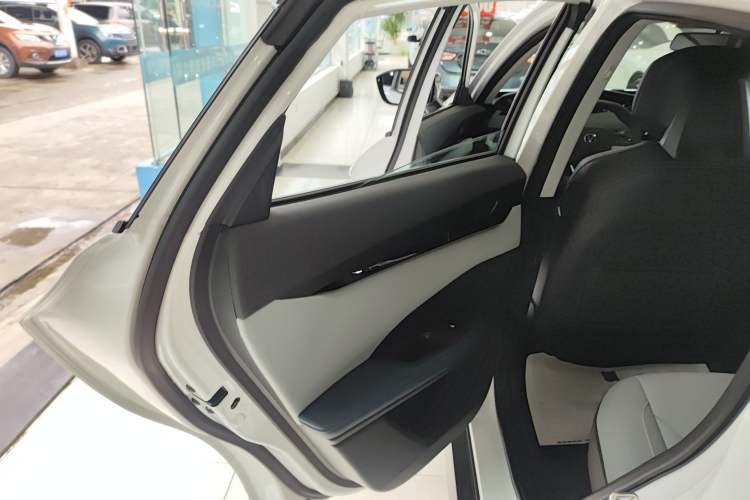 Used CHANGAN UNI-V iDD 2023 Zhidian iDD 1.5T 113km Smart & Fun Version (Rapid Edition) Interior 8