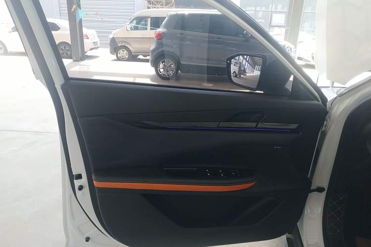 Used CHANGAN UNI-V iDD 2023 ZhiDian iDD 1.5T 113km ZhiKu Model Left Front Door Interior