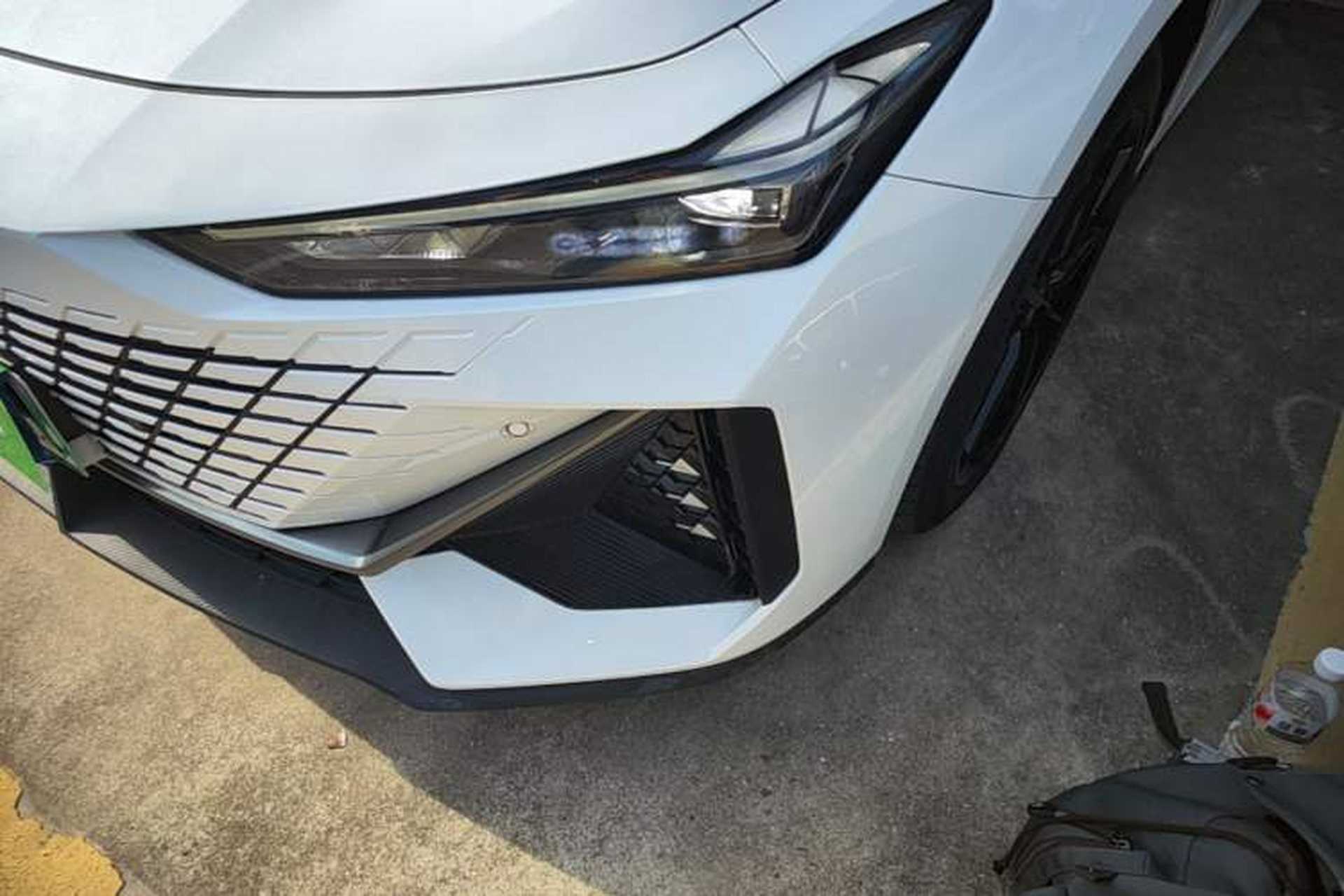 Used CHANGAN UNI-V iDD 2023 ZhiDian iDD 1.5T 113km Smart & Fun Version Left Front Headlight