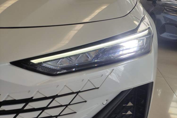 Used CHANGAN UNI-V iDD 2023 ZhiDian iDD 1.5T 113km Smart & Fun Version Left Front Headlight