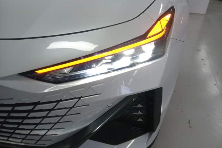 Used CHANGAN UNI-V iDD 2023 Zhidian iDD 1.5T 113km Smart & Fun Version (Rapid Edition) Left Front Headlight