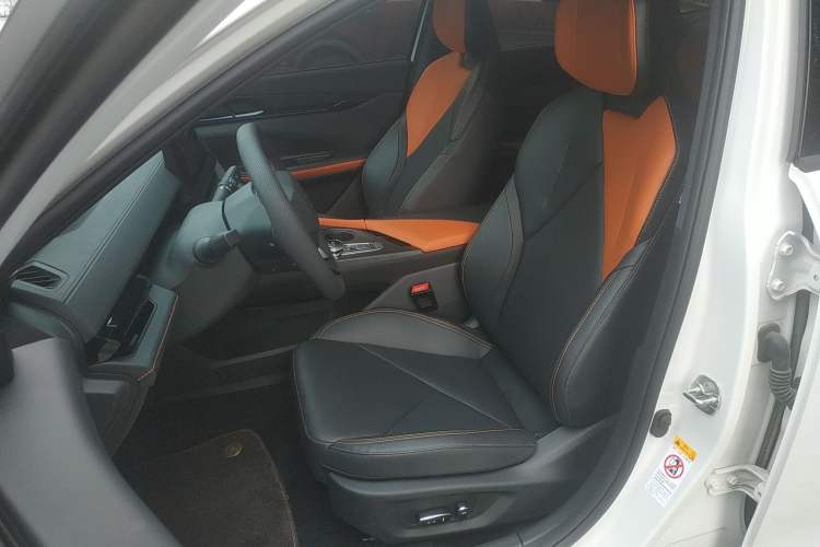 Used CHANGAN UNI-V iDD 2023 ZhiDian iDD 1.5T 113km ZhiKu Model Left Front Seat