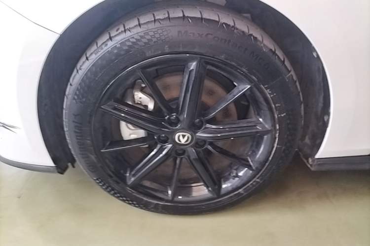 Used CHANGAN UNI-V iDD 2023 ZhiDian iDD 1.5T 113km Smart & Fun Version Left Front Wheel Hub