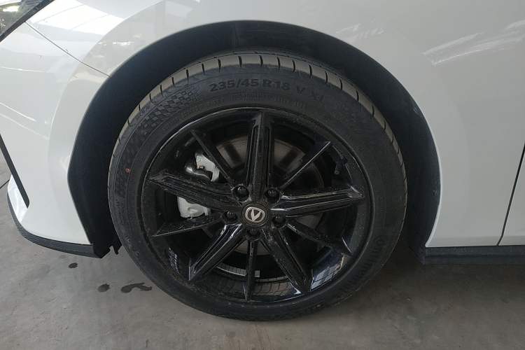 Used CHANGAN UNI-V iDD 2023 ZhiDian iDD 1.5T 113km ZhiKu Model Left Front Wheel Hub